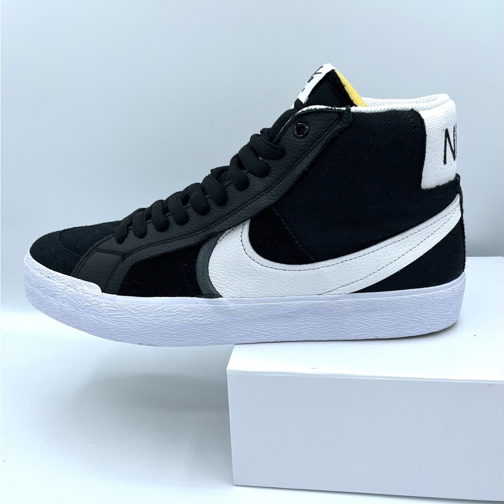 Nike Zoom Blazer Mid Premium Plus Sneakers